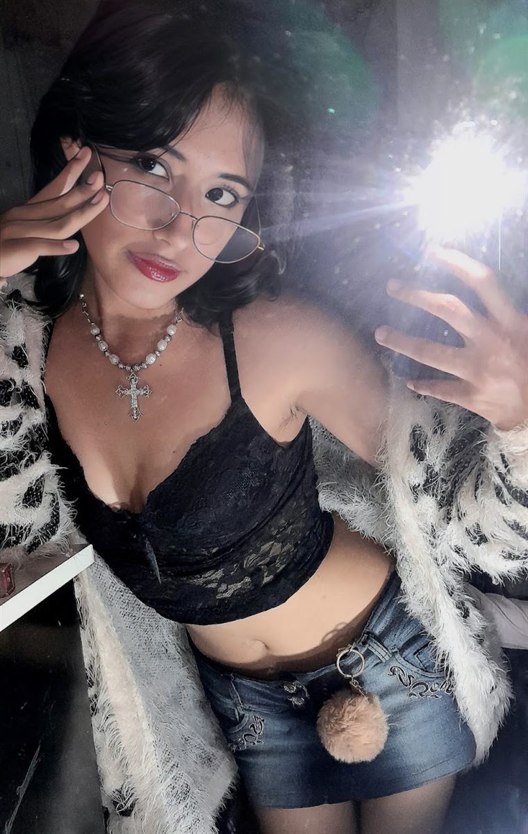 Gabi en una selfie frente al espejo
